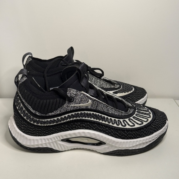 Nike Cosmic Unity 3 Black Sneakers Size M9.5/W11 - Picture 2 of 10